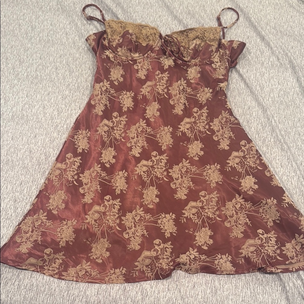 Windsor Floral Lace Slip Dress (SIZE M)